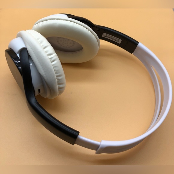 Proscan PBT225 Bluetooth Rechargeable Wireless Stereo Headphones - Picture 4 of 4